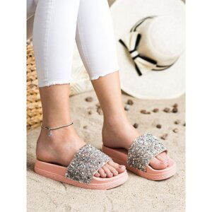 SEASTAR FASHIONABLE FLIP-FLOPS ON THE PLATFORM