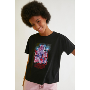 Trendyol Black Stranger Things Licensed Printed Semifitted Knitted T-Shirt