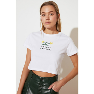 Trendyol White Embroidered Crop Knitted T-Shirt