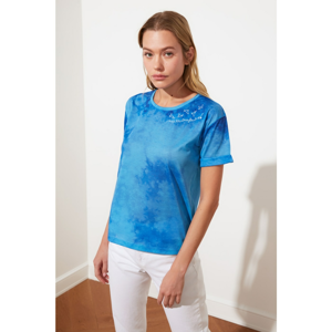 Trendyol Blue Embroidered Semi-Fitted Knitted T-Shirt