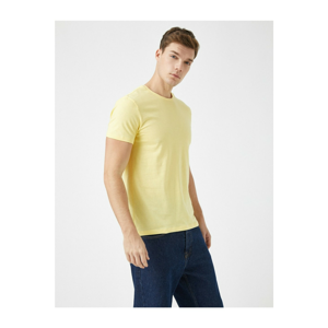 Koton Men's Yellow Basic Short Sleeve Crew Neck T-Shirt