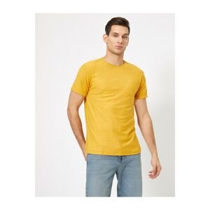 Koton Men's Yellow Pocket Detailed T-shirt