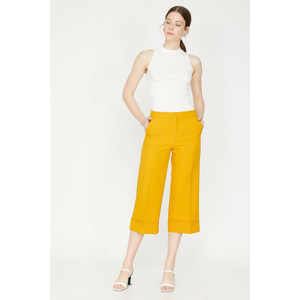 Koton Women's Yellow Normal Waist Pocket Detailed Short Leg Trousers