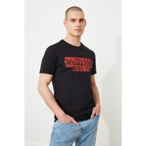 Trendyol Black Men's Regular Fit Short Sleeve Licensed Stranger Things Printed T-Shirt