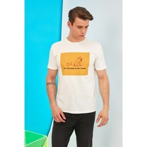 Trendyol Ecru Men's Regular Fit Crew Neck Printed Licensed Snoopy Short Sleeve T-Shirt