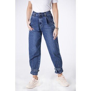 baggy jeans with pleats