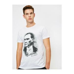 Koton Men's White Atatürk Printed T-Shirt