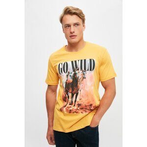 Trendyol Mustard Men's Regular Fit T-Shirt