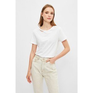 Trendyol White Cut Detailed Knitted T-shirt T-Shirt
