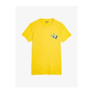 Koton Men's Yellow Cotton Slim Fit Printed T-Shirt