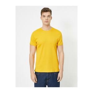 Koton Men's Yellow Crew Neck Short Sleeve Slim Fit T-Shirt