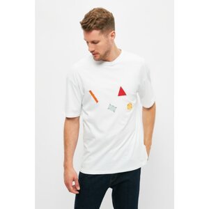 Trendyol White Men's Wide Cut Crew Neck Short Sleeve Appliqued T-Shirt