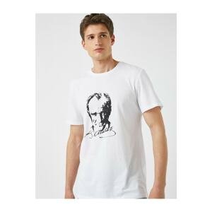 Koton Atatürk Printed T-Shirt Crew Neck