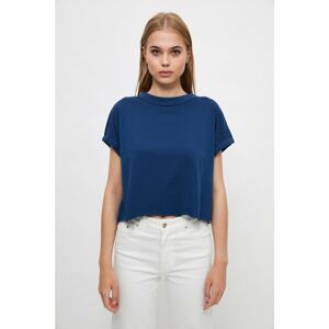 Trendyol Navy Blue Crop Knitted T-Shirt