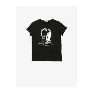 Koton Girl's Ataturk Printed Crew Neck Short Sleeved T-Shirt