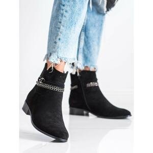 BOOTIES WITH DECORATIVE VINCEZA CHAIN