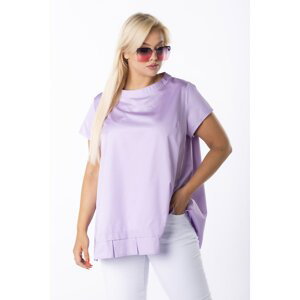 trapezoidal blouse with a pleat