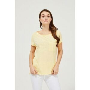 Basic T-shirt with a pocket - yellow