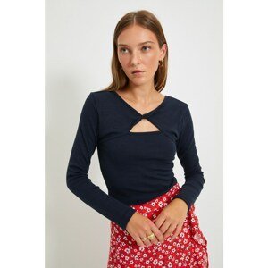 Trendyol Navy Decollete Detailed Corduroy Fitted Crop Knitted Blouse