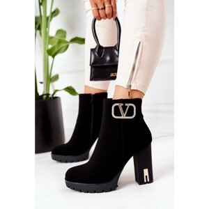 Insulated Boots On A Block Heel Black Wonderful