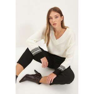 Trendyol Ecru V Neck Oversize Knitwear Sweater