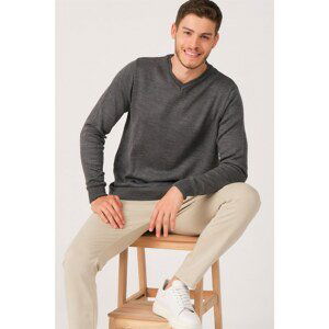 V0036 DEWBERRY MEN'S V-NECK SWEATER-SMOKED