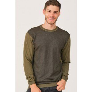 V0315 DEWBERRY MEN'S SWEATER-RIGHT