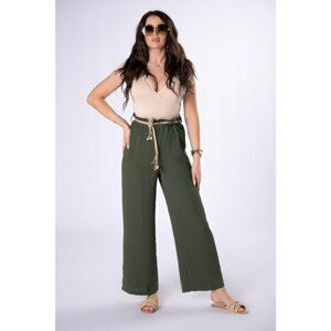 Wide trousers with a belt