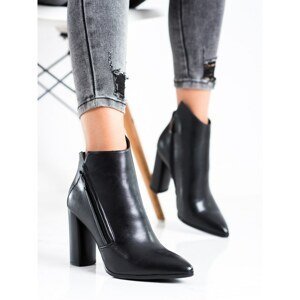 FILIPPO STYLISH ANKLE BOOTS IN SPITZ