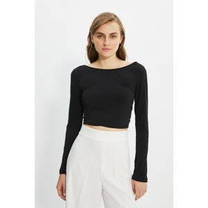 Trendyol Black Cut Out Detailed Crop Knitted Blouse