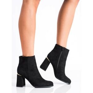 SHELOVET HEELED PAIRED WITH MISH BOOTS