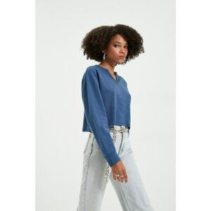 Trendyol Indigo V-Neck Crop Knit Slim Sweatshirt