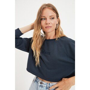 Trendyol Navy Blue Embroidered Crop Knitted Slim Sweatshirt