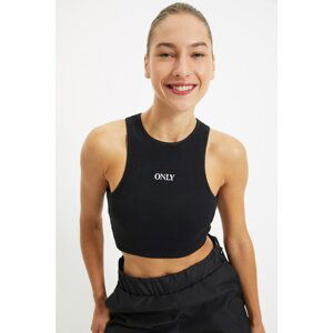 Trendyol Black Embroidered Crop Sport Blouse