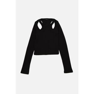 Trendyol Black Cut Out Detailed Crop Knitted Blouse