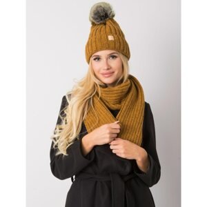 RUE PARIS Set of dark yellow winter hat and scarf
