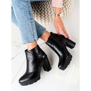 JANESSA ECO LEATHER ANKLE BOOTS ON THE PLATFORM