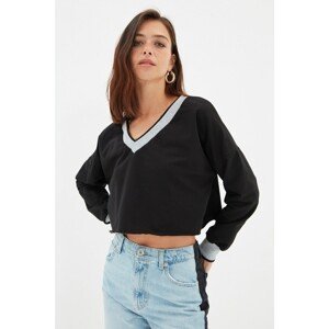 Trendyol Black V-Neck Crop Knit Slim Sweatshirt