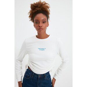 Trendyol White Embroidered Ruffle Detailed Crop Knitted Sweatshirt