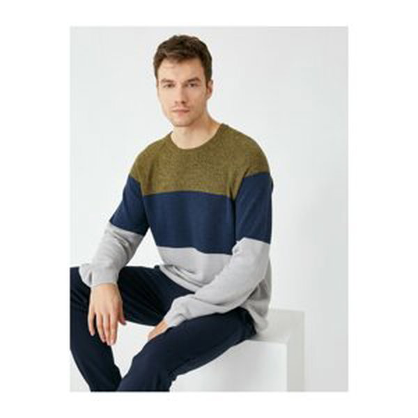 Koton Men's Gray Cotton Color Block Crew Neck Sweater