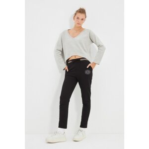 Trendyol Black Straight Fit Embroidered Knitted Slim Sweatpants