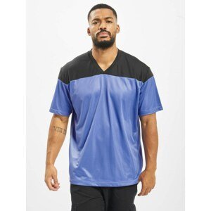T-Shirt Pitcher in blue