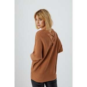Oversize sweater with a decorative back - brown