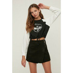 Trendyol Black Printed Crop Raised Knitted Sweatshirt