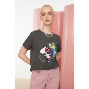 Trendyol Anthracite Snoopy Licensed Printed Basic Knitted T-Shirt