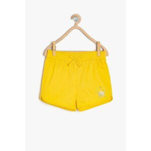 Koton Shorts - Gelb - Normal Waist