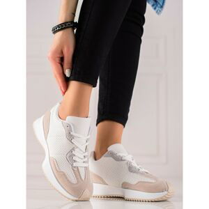 TRENDI CASUAL SPORTS SHOES ON THE PLATFORM