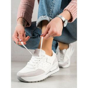 TRENDI STYLISH SNEAKERS ON THE PLATFORM