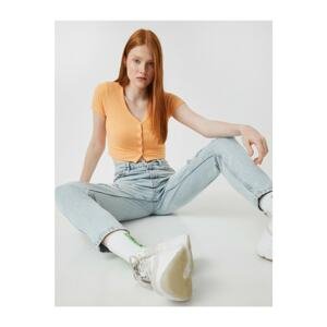 Koton Crop T-Shirt with Ribbed Buttons