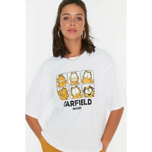 Trendyol White Garfield Licensed Printed Loose Crop Knitted T-Shirt